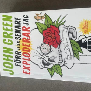 Förr eller senare exploderar jag  - Häftat exemplar av Förr eller senare exploderar jag av John Green. Nyskick. 