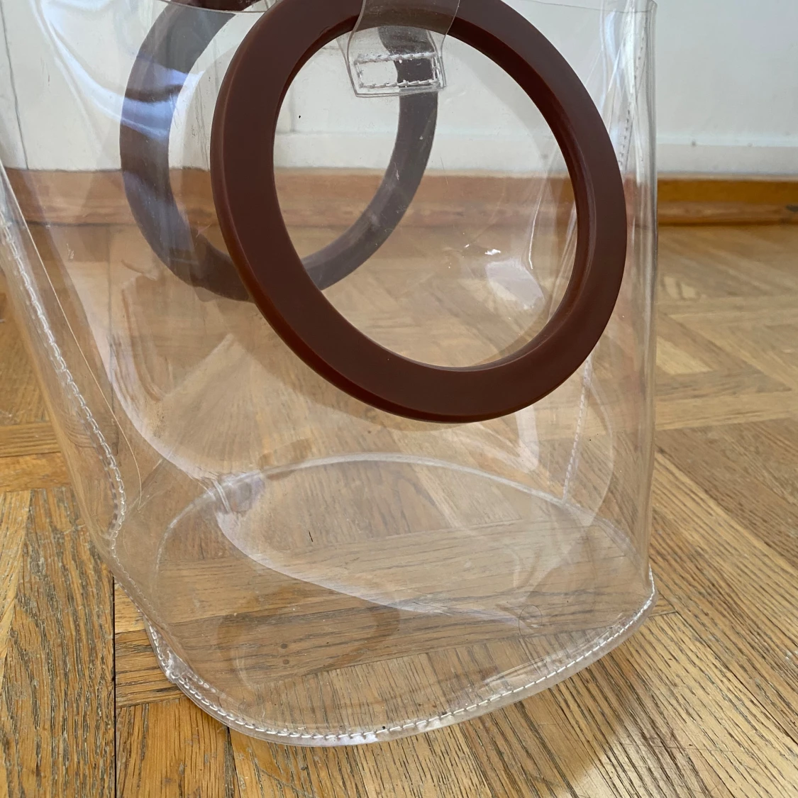 Transparent handväska med bruna handtag - 93