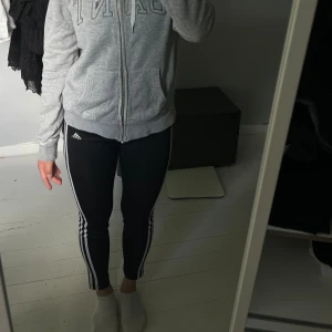 Adidas tights - Tveka inte vid frågor! Säljs på grund av flytt och rensning 🌸