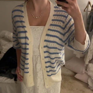 Kofta - Världens finaste stickade kofta❤️ Storlek XL men sitter fint oversized på mig som är S❤️