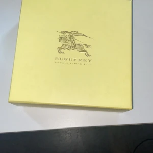 Burberry bälte - Helt ny original pris 3800 tar emot byten!!!