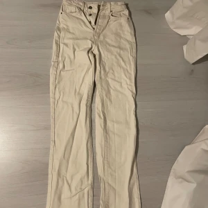Raka jeans  - Bra skick knappt använda 