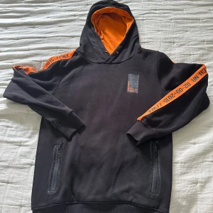 Hoodie - Fin hoodie i fint beg skick, inga fläckar eller hål. Strl 158/164