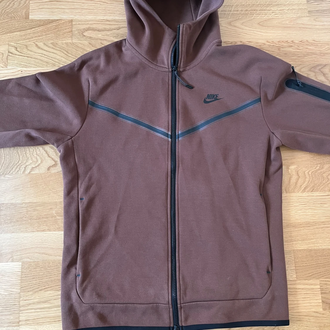 Brun Nike tech fleece