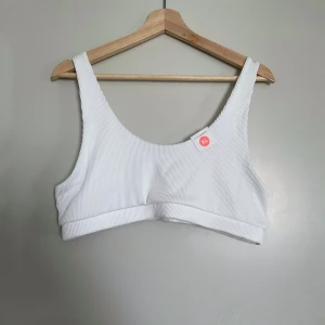 Bikini topp  - Bikini topp från bikbok Aldrig använd med prislapp kvar