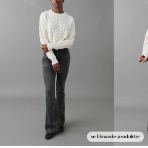 Bootcut - Grå lågmidjade bootcutjeans, köpta för 500 från Gina, innerben 83 midja 38💗