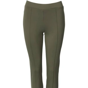 Så snygga byxor i suoer fint skick.  - Otroligt sköna och smickrande byxor i viskos/elastan (lite tjockare/tyngre material) från indiska i stl S. Knappt använda i mycket fint skick! Säljs pga viktuppgång (har köpt likadana i större stl då de är riktiga favoriter) ord pris 399:- Fler bilder kan fås vid efterfrågan.