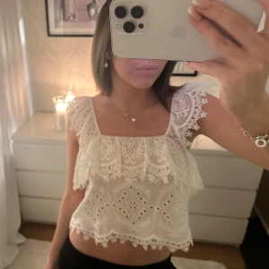 Spets topp - Vit spets topp från Zara i strl Xs💞