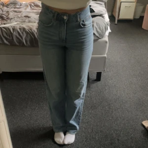 Jeans  - Super sköna jeans i bra skick🙌🏻