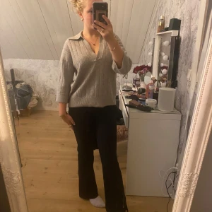 Stickad tröja  - Säljer min denna super fina tröjan då den tyvärr inte kommer till så stor andvändning💞  