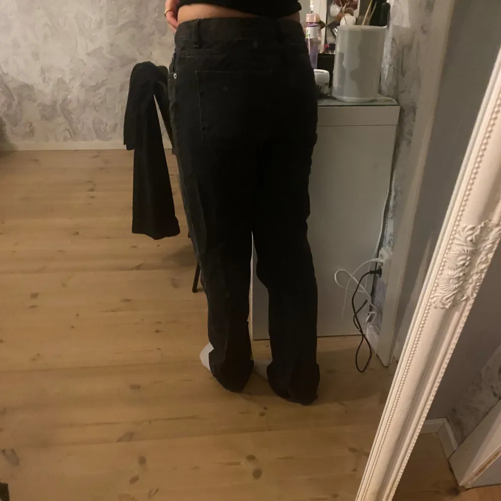 Säljer dessa svarta icon jeansen från lager 157💞. Jeans & Byxor.