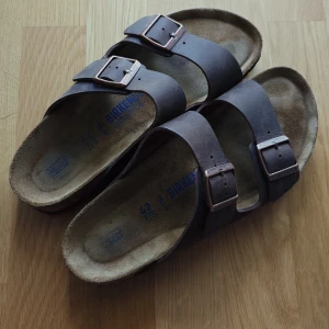 Birkenstock Storlek 42 - Knappt använda. Skick 9/10.