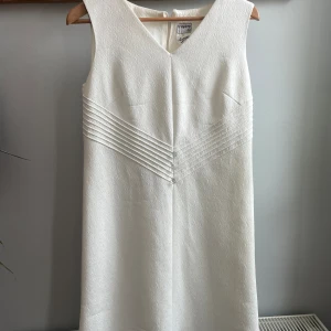 Vintageklänning Aspens - Jättefin Vintageklänning ( 60-tal) från Aspens Material: Crimplene  Strl 38/40