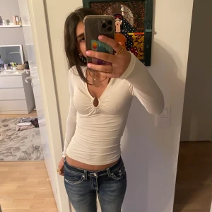 Tight tröja - En tight tröja som är as snygg och passar till allt🥰