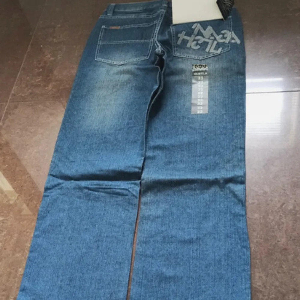 Super snygga y2k jeans, helt nya . Jeans & Byxor.
