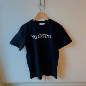 Tshirt från Valentino, Storlek S.  [OBS, köper du fler varor bjuder jag på frakten🤌🏻]