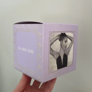 TOM ariana grande box Ari - Säljer en TOM ariana grande Ari parfym box för 100 ml. Vet att det finns folk som samlar. Helt ny och i perfekt skick. Frakt tillkommer 💜