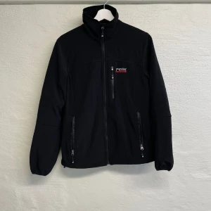 Peak performance  - Peak performance jacka i storlek M dam.