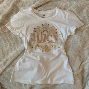 juicy couture t-shirt - vintage juicy tee   #y2k #coquette #early2000s #90s #00s #juicycouture 