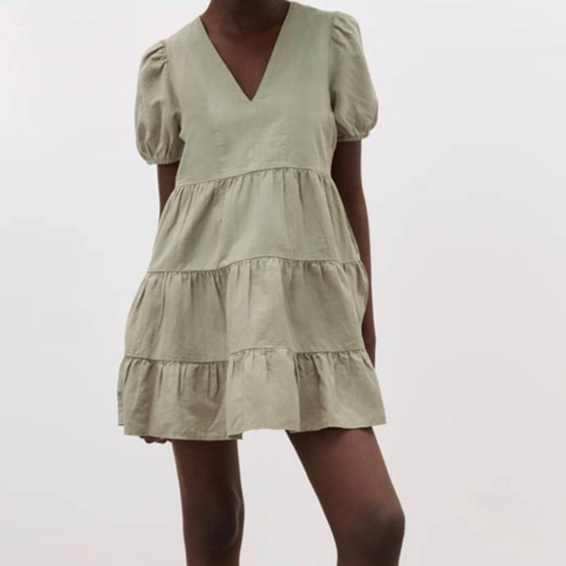 Grön linneklänning