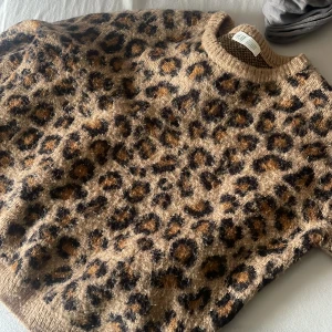 leopard tröja  - 146/152