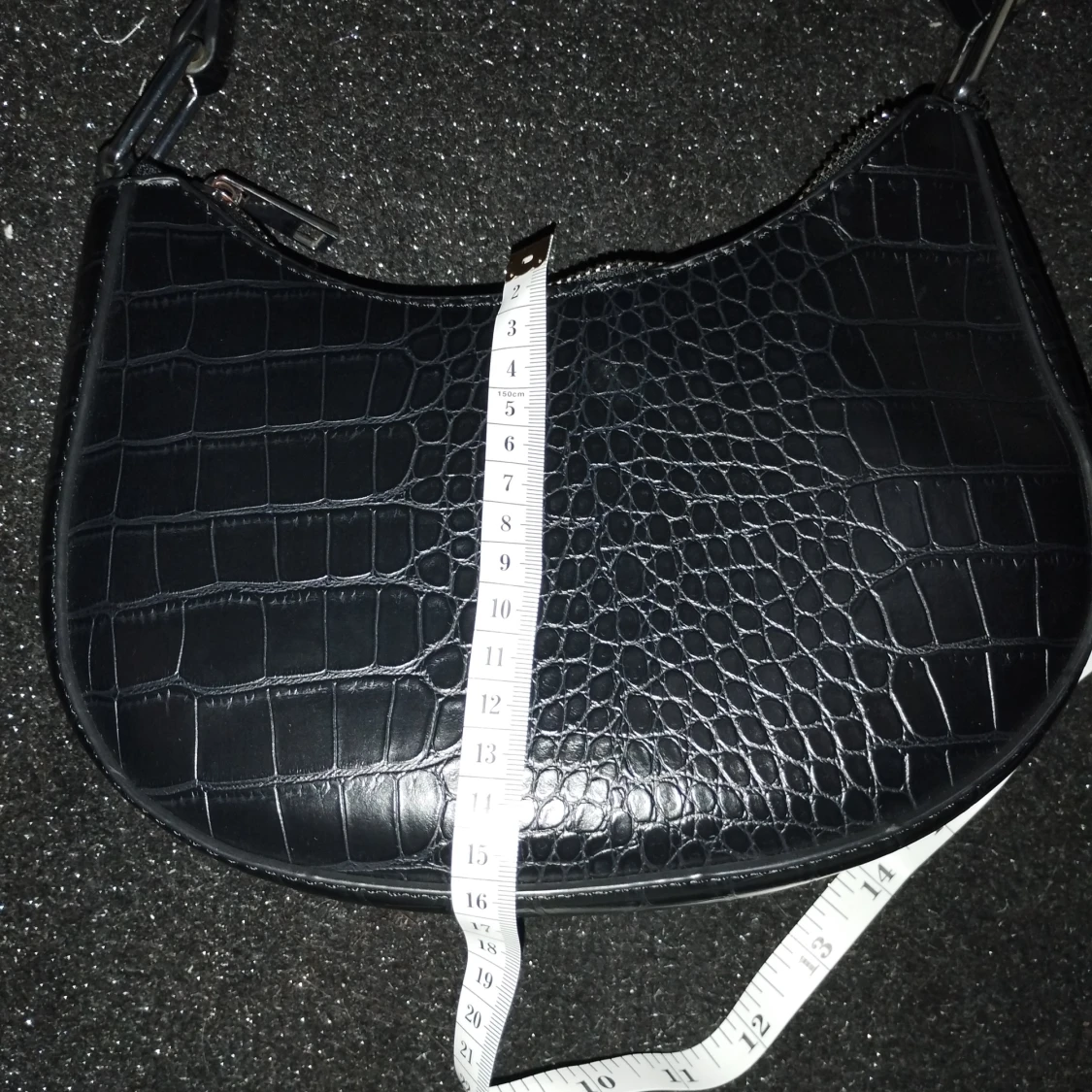 Svart axelväska  - 90