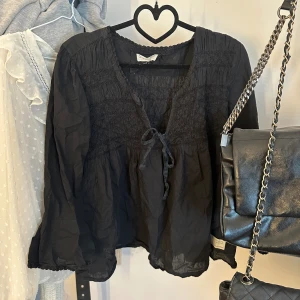 Odd molly blus - Säljer en fin odd molly blus som passar xs och s💕