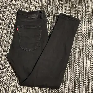 Ett Äldre par Levis jeans 512  W31 L32 skick 8,5/10