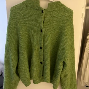 Kofta  - Super fin kofta! Använd fåtal gånger men är i nyskick!💕