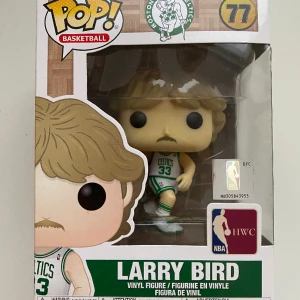 Larry bird funko pop - Perfekt skick förutom ett skönhetsmärke på baksidan