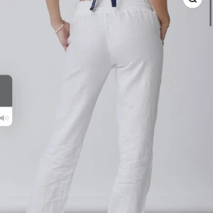 Linnebyxor - Linnebyxor från skagenclothing med låg midja. Mycket populära säljer för att dem inte kommit till användning. Mycket bra skick och nästan aldrig använda Nypris: 799kr