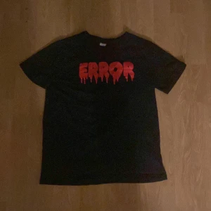 Fet tröja  - Size S men sitter som Xs! Liknar risky tröjorna 