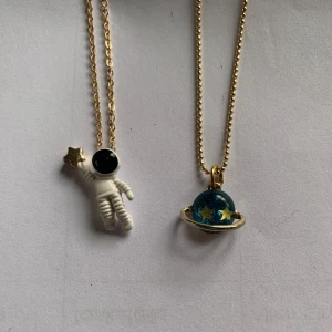 2 halsband, guldfynd  - Halsband från guldfynd🤗 ett för 35kr eller båda för 65kr