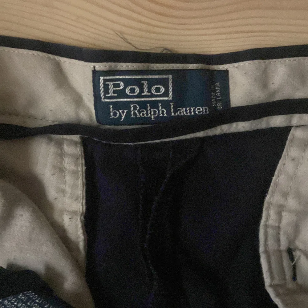 Ralph lauren shorts storlek M/32 ny pris 1500 bra skick. Shorts.