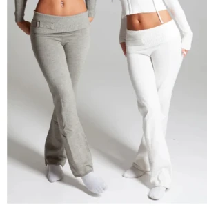 Catania - Säljer dessa byxor från Catania, i färgen grå💗säljer då de inte kommer till användning, använd max 1 gång inga defekter💗💗storlek xs.