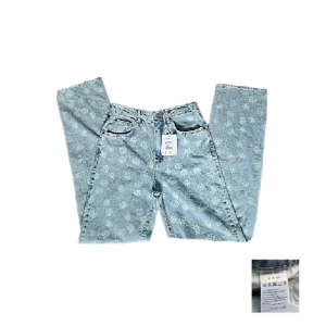 BikBok jeans - Säljer mina gamla jeans 90s straight med blommor från Bikbok😍 Endast använda ett fåtal gånger! Storlek: waist 25 , length 32✨