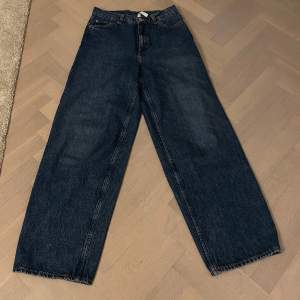 Mörkblå Weekday Jeans. Weekday storlek 26/30. Ungefär som Levis 30/32