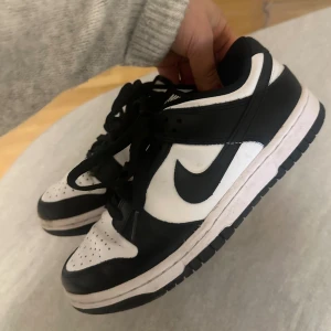 Nike Air Jordan low panda 37.5 - Knappt använda, som nya!  ÄKTA Storlek 37,5