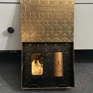 Paco Rabanne parfym (50ml) och deo kit med one million serien.  Aldrig rörd eller använd som man ser på bilderna och även orginalboxen ingår.   Går att mötas upp men också att frakta 