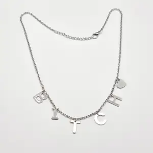 Handgjort unik  halsband och exklusiv design🖤Följ :@ekjewelryofficial🤲 Material- rostfritt stål  Längd: 40cm+4cm. 180kr