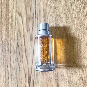 Hugo Boss The scent  - Tjo, säljer nu min Hugo boss the scent för 249kr. En jättefin maskulin doft, om du har några frågor är det bara att meddela. Mvh Jesper 