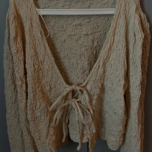 Tunika  - En fin topp man knyter från Gina Tricot 