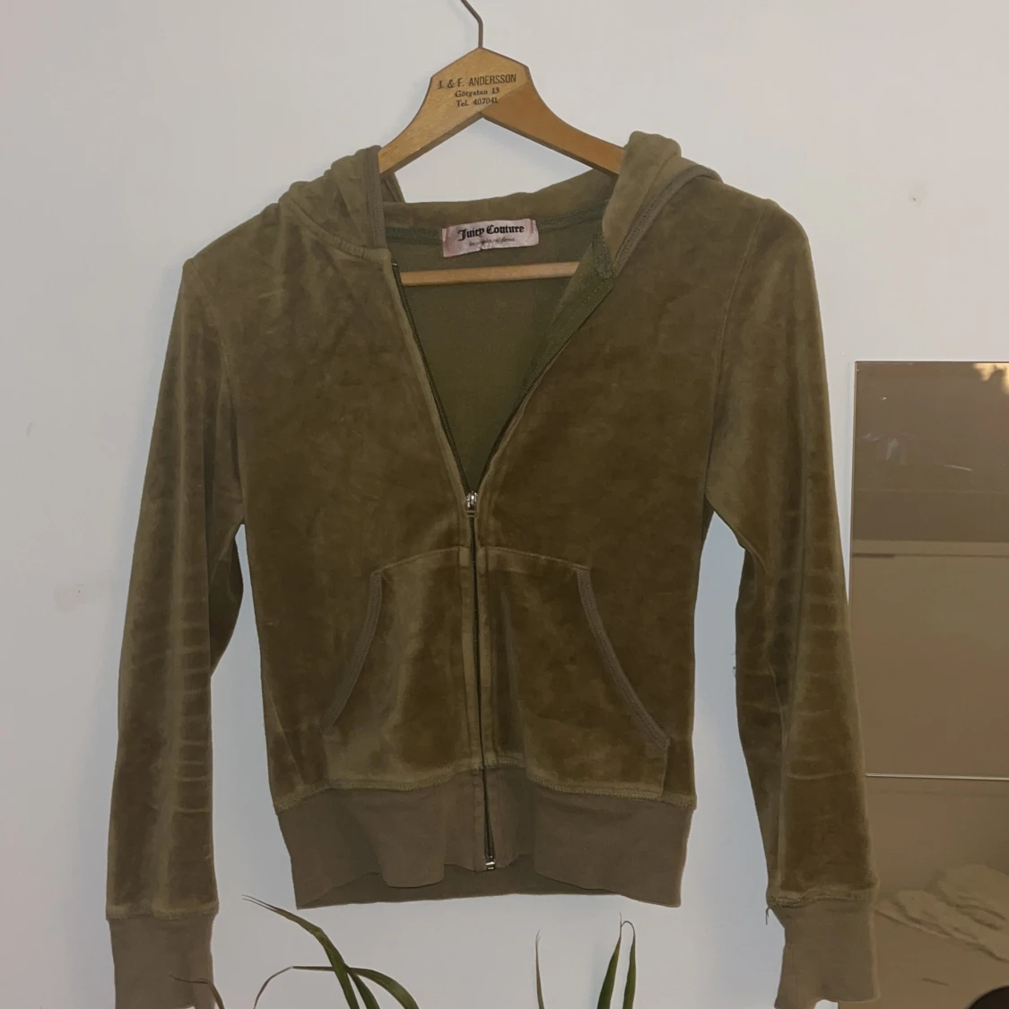 Grön kofta /juicy couture  - 90