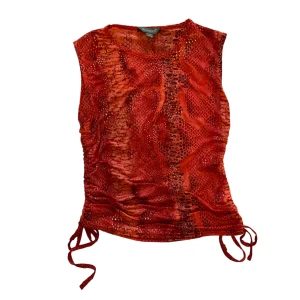 Topp - Cool röd topp med orm-mönster från Atmosphere, storlek 36 ❤️‍🔥