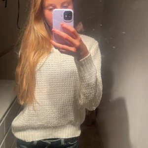 Tröja  - Den är i bra skick har använt någon gång typ 
