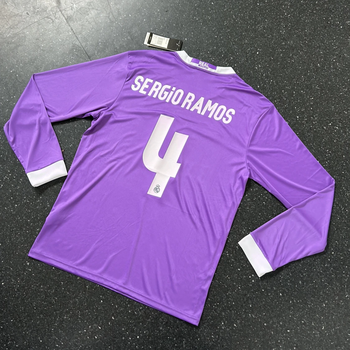 Real Madrid 16/17 borta - 90