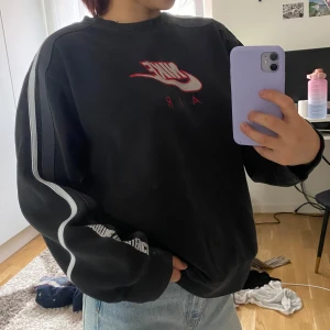 Vintage Nike Sweatshirt 90s - Pris kan prutas. Jag är 160cm för referens.