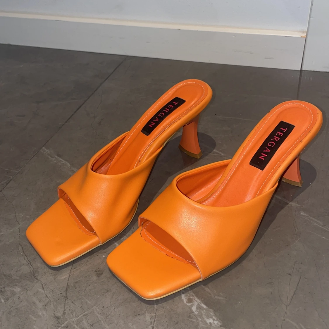 Klackskor - oanvänd! 🧡 - 90