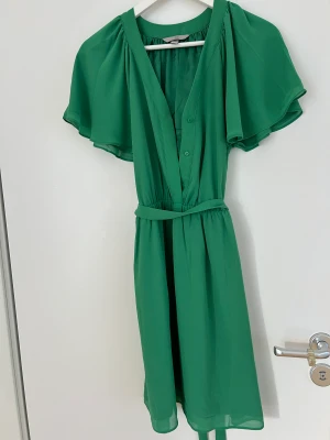 Klänning - Härlig sommarklänning. Oanvänd