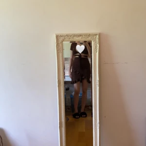 Brun klänning - Aldrig använt och köpt på shein för några år sedan. Den är väldigt liten vid bysten för att vara strl M